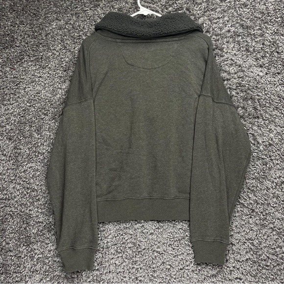 American Eagle cropped olive green sherpa sweater - Picture 2 of 8